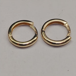 ARETES HUGGIES LISAS 14K 1.3 GR (NUEVO)