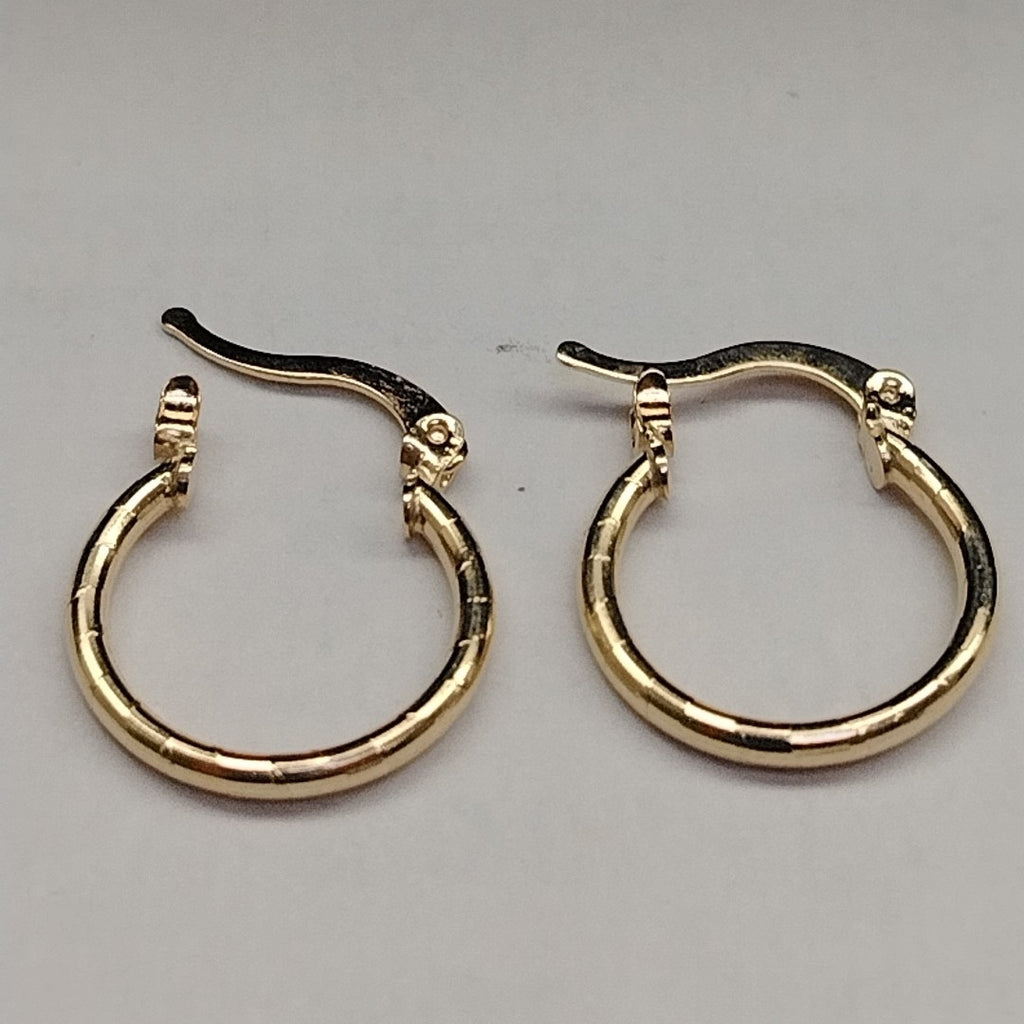 ARETES ARRACADAS ESTRIADAS 14K 1.4 GR (NUEVO)