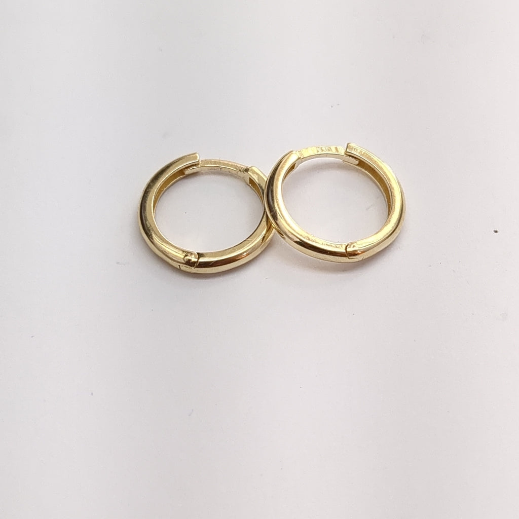 ARETES HUGGIES LISAS 14K 1.6 GR (NUEVO)