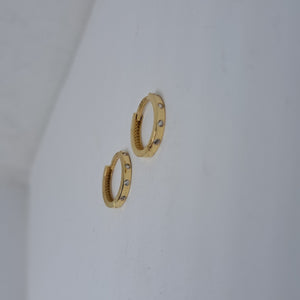 HUGGIES ORO 14K 1.2 (NUEVO)