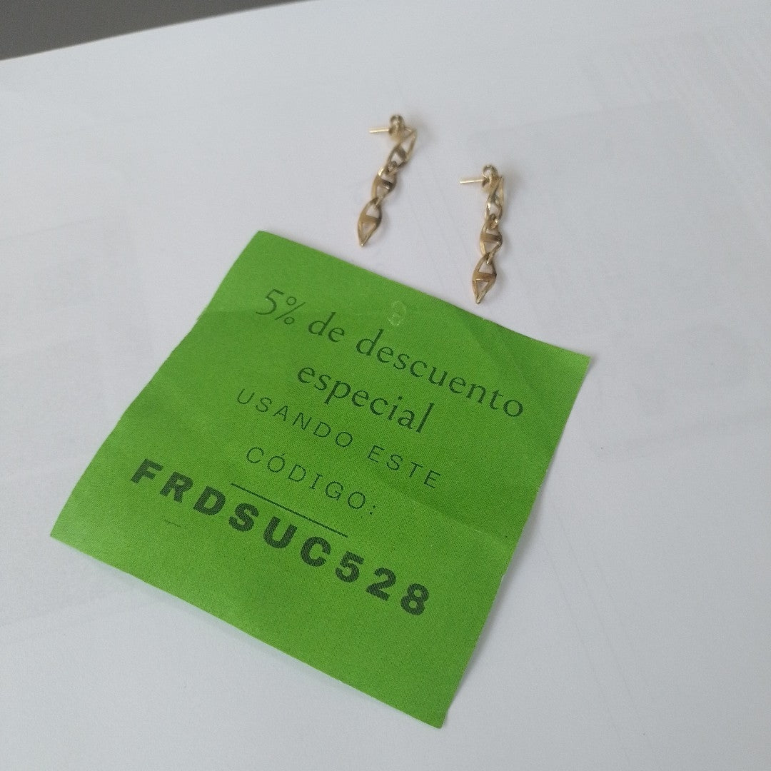 ARETES PAR ORO 14 K 2.8 GRMS (SEMINUEVO)