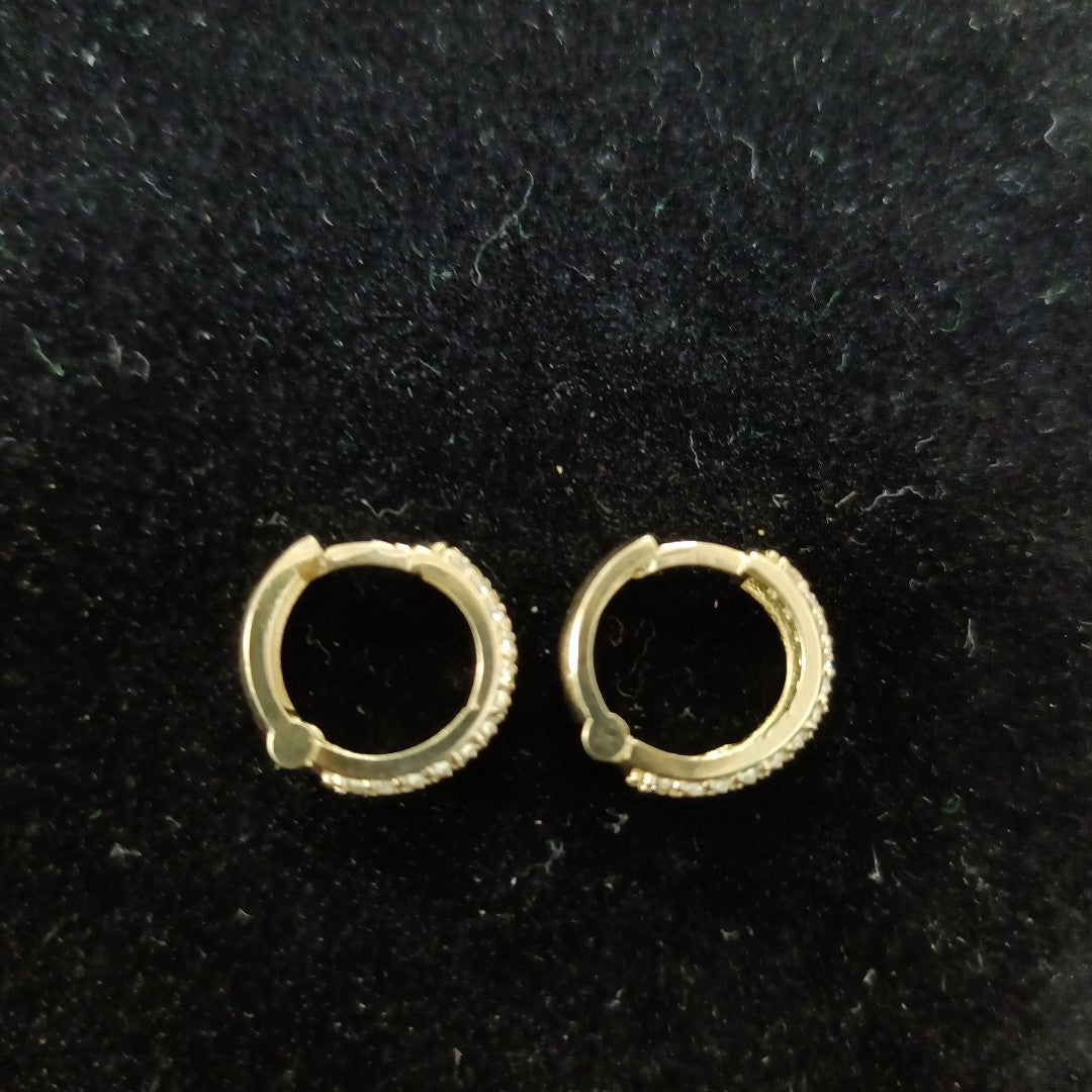 ARETES HUGGIE CON CIRCONIAS 14K 2 GR (NUEVO)