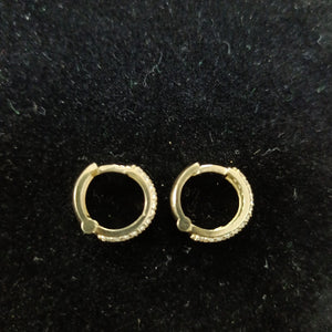 ARETES HUGGIE CON CIRCONIAS 14K 2 GR (NUEVO)