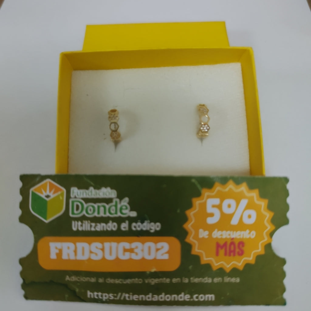 ARETES HUGGIES HEXAGONALES C CIRCONIAS 14K 2.7 GR (NUEVO)