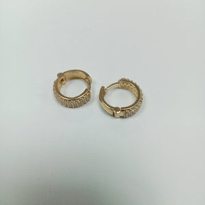 ARETES HUGGIE CON CIRCONIAS 14K 2 GR (NUEVO)
