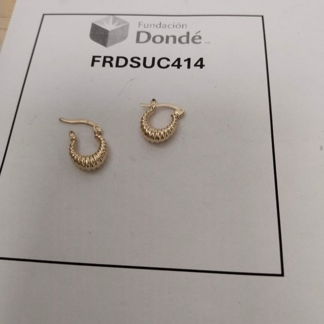 ARETES ARRACADA ESTRIADAS 14K 1.1 GR (NUEVO)