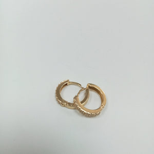 ARETES HUGGIES C CIRCONIA 14K 1.7 GR (NUEVO)
