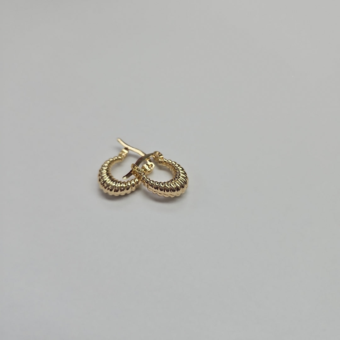 ARETES ARRACADA ESTRIADAS 14K 1.1 GR (NUEVO)