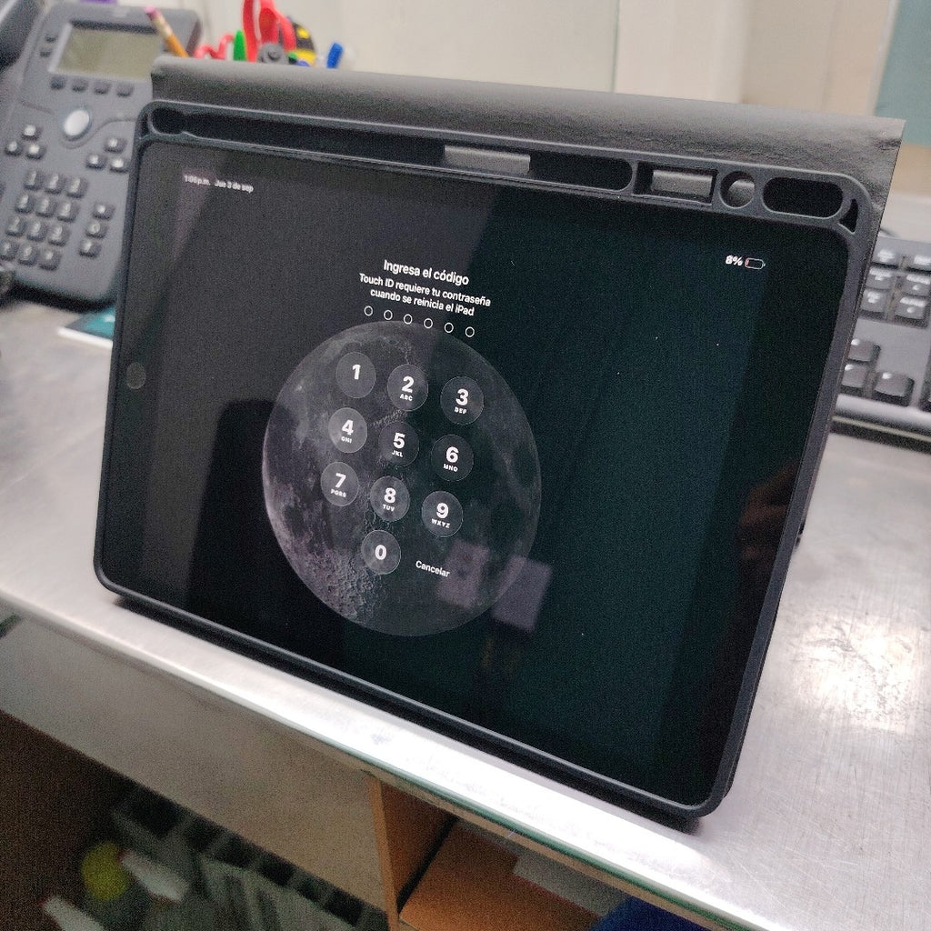TABLETA APPLE IPAD 9 A2602 256 GB 3 GB RAM (SEMINUEVO)