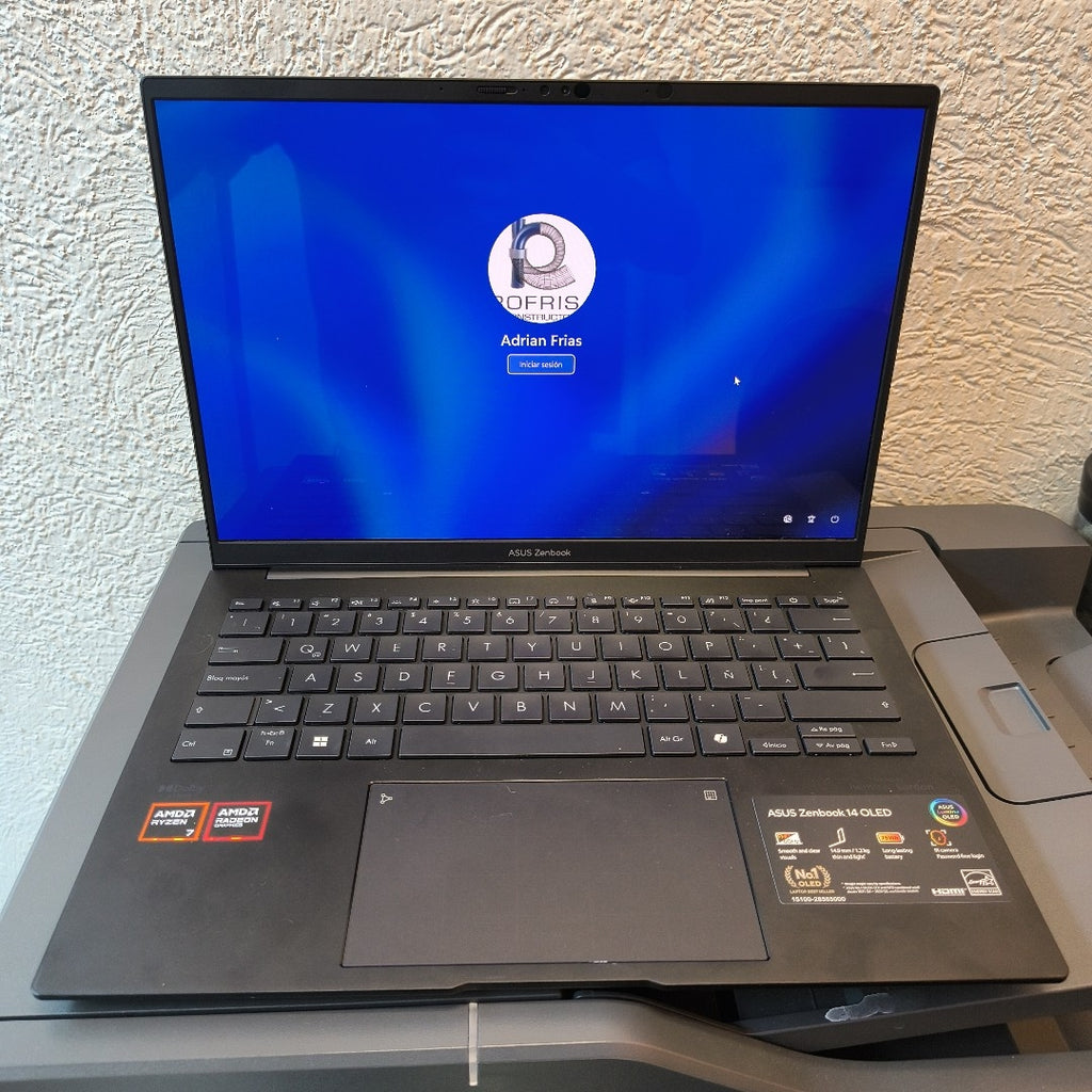 LAPTOP ASUS ZENBOOK 14 UM3406HA-QD036W (2024) 1 TB SSD 16 GB RAM (SEMINUEVO)