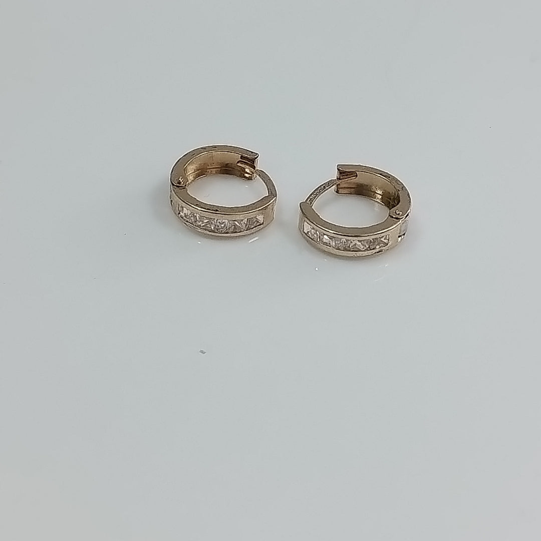 ARETES ARRACADAS C CIRCONIAS 10K 1.3 GR (NUEVO)