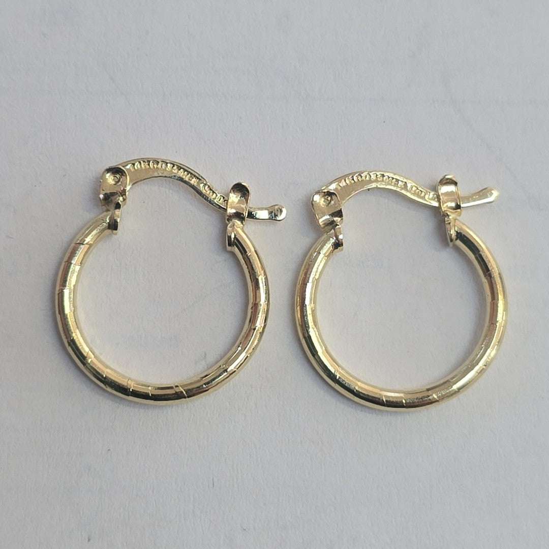 ARETES ARRACADAS ESTRIADAS 14K 1.4 GR (NUEVO)