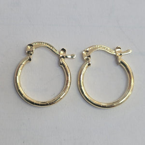 ARETES ARRACADAS ESTRIADAS 14K 1.4 GR (NUEVO)