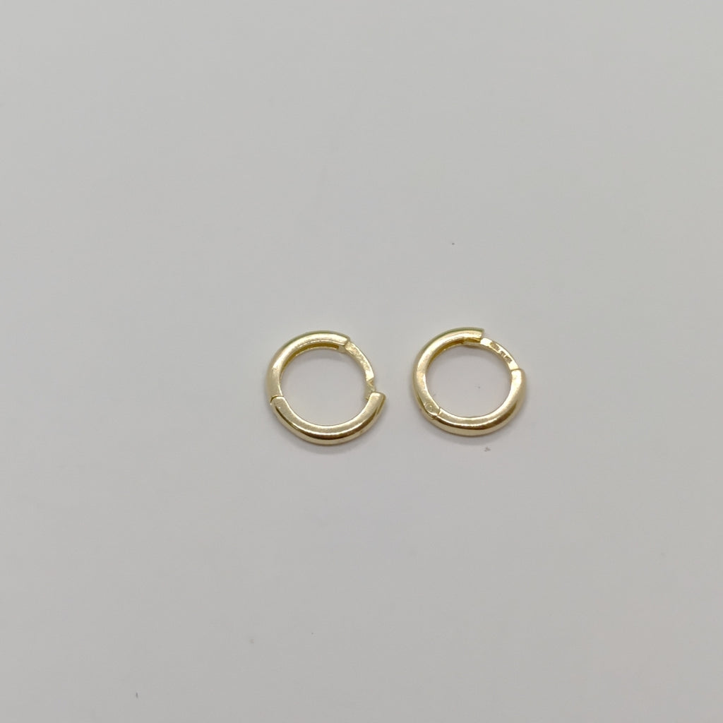 ARETES HUGGIES LISAS 14K 1.3 GR (NUEVO)