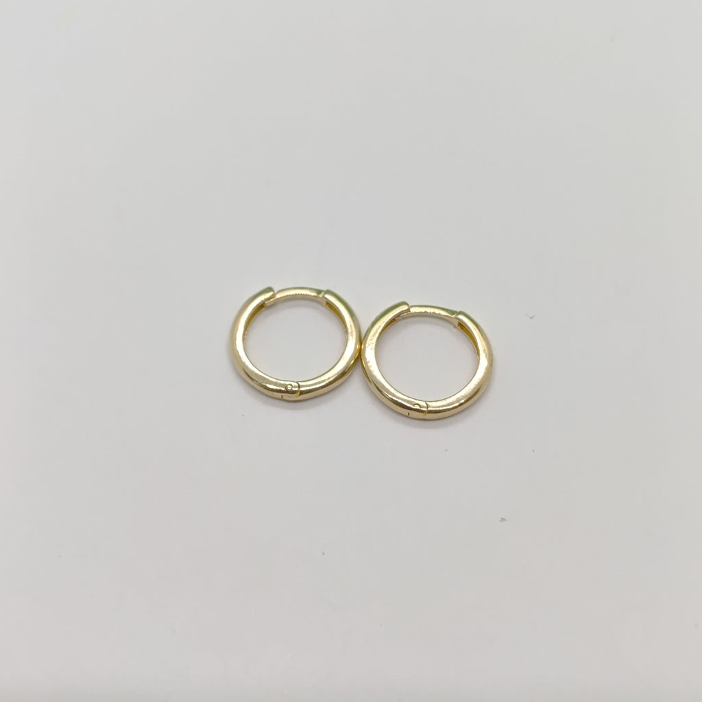 ARETES HUGGIES LISAS 14K 1.5 GR (NUEVO)