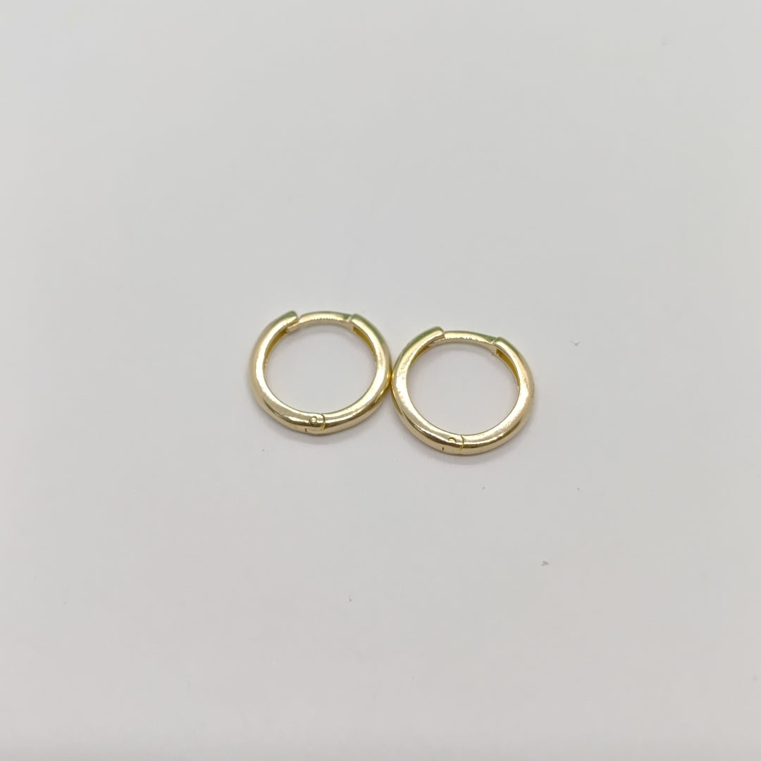 ARETES HUGGIES LISAS 14K 1.5 GR (NUEVO)
