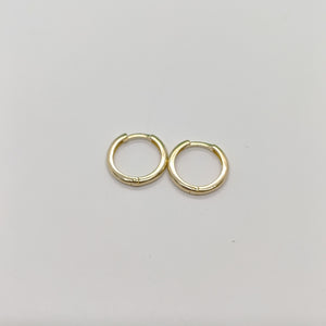 ARETES HUGGIES LISAS 14K 1.5 GR (NUEVO)