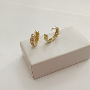 ARETES HUGGIES C CIRCONIAS 14K 2.2 GR (NUEVO)