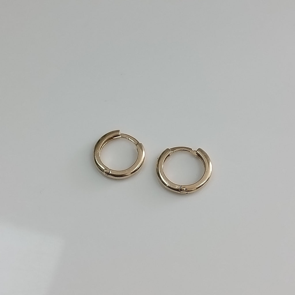 ARETES ARRACADAS LISAS 10K 1.2 GR (NUEVO)