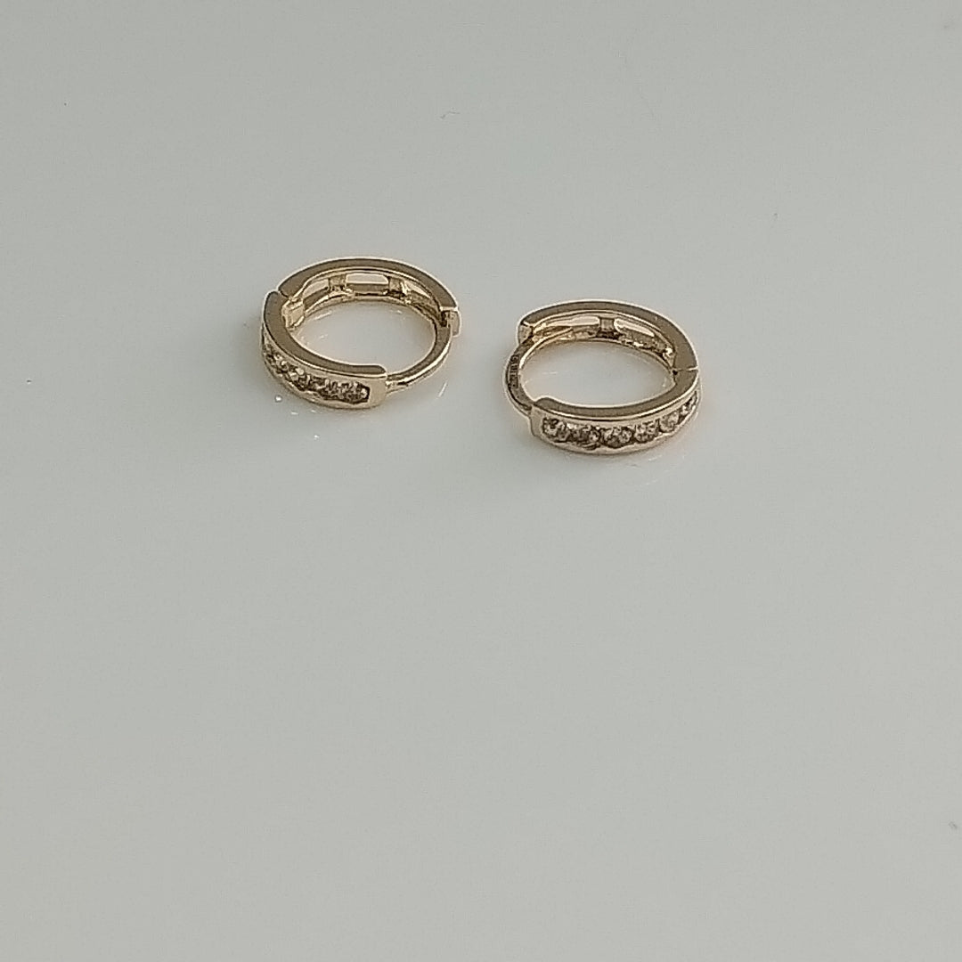 ARETES HUGGIES C CIRCONIA 14K 1.2 GR (NUEVO)