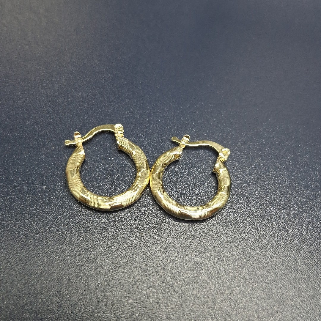 ARETES ARRACADAS TROQUELADAS 14K 2.2 GR (NUEVO)