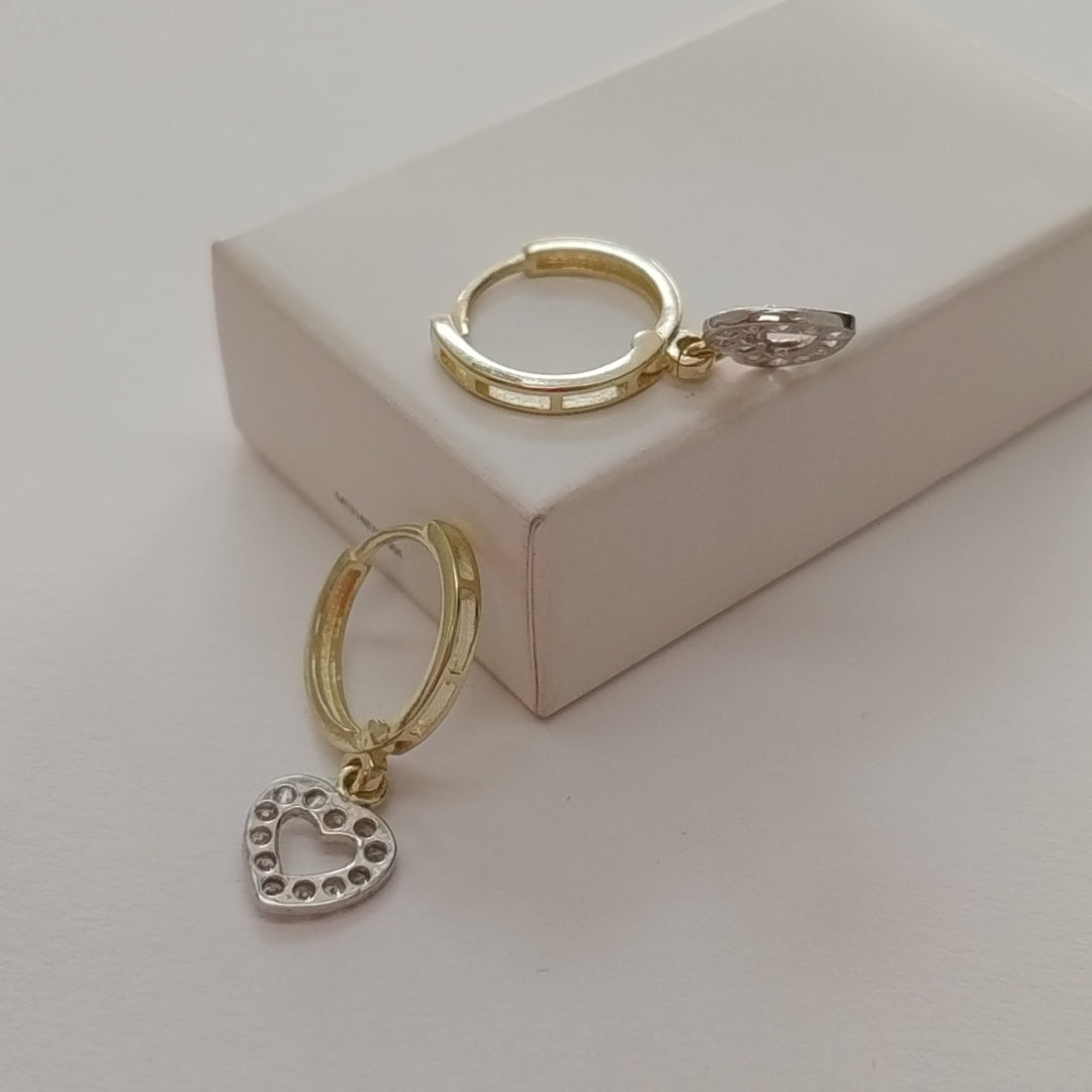ARETES HUGGIES CON DIJE CORAZON Y CIRCONIAS 14K 2.2 GR (NUEVO)