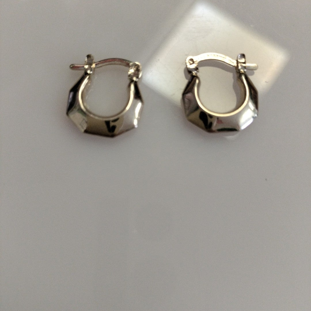 ARETES TEJIDO ARRACADA FACETADA 14K 1.2 GR (NUEVO)