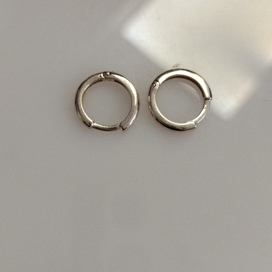 ARETES ARRACADAS LISAS 10K 1.1 GR (NUEVO)