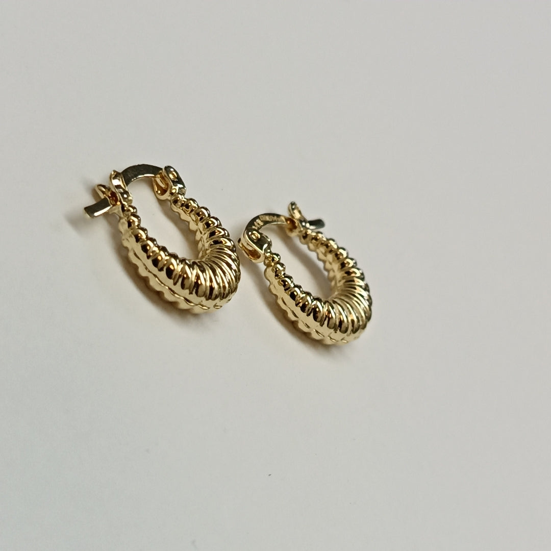 ARETES ARRACADA ESTRIADAS 14K 1.1 GR (NUEVO)