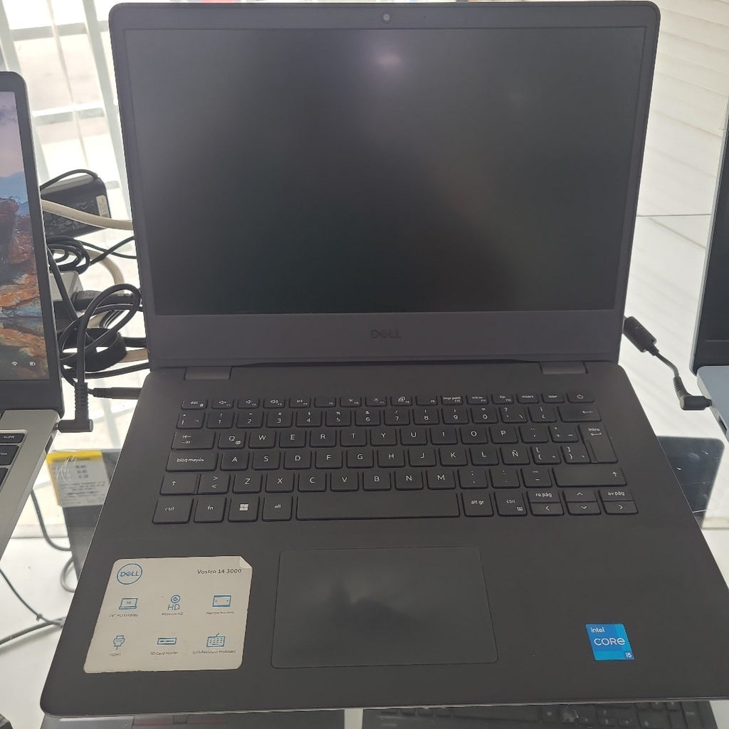 LAPTOP DELL VOSTRO 3400 (2023) 256 GB SSD 8 GB RAM (SEMINUEVO)