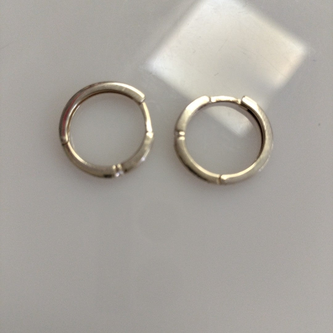 ARETES ARRACADAS LISAS 14K 2.3 GR (NUEVO)