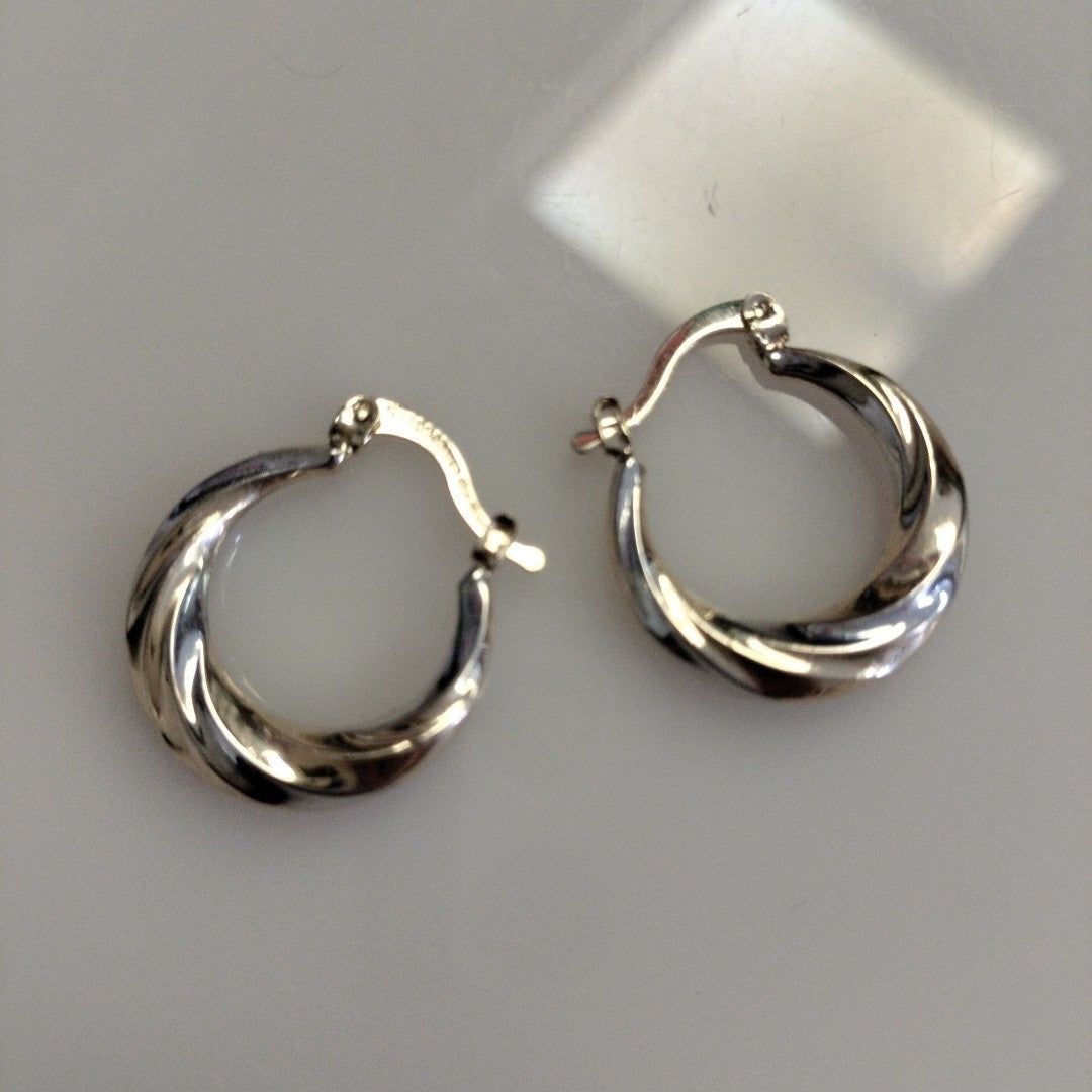 ARETES TEJIDO ARRACADA TRENZADA COMBINADA 14K 1.8 GR (NUEVO)