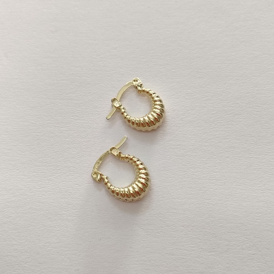 ARETES ARRACADA ESTRIADAS 14K 1.1 GR (NUEVO)