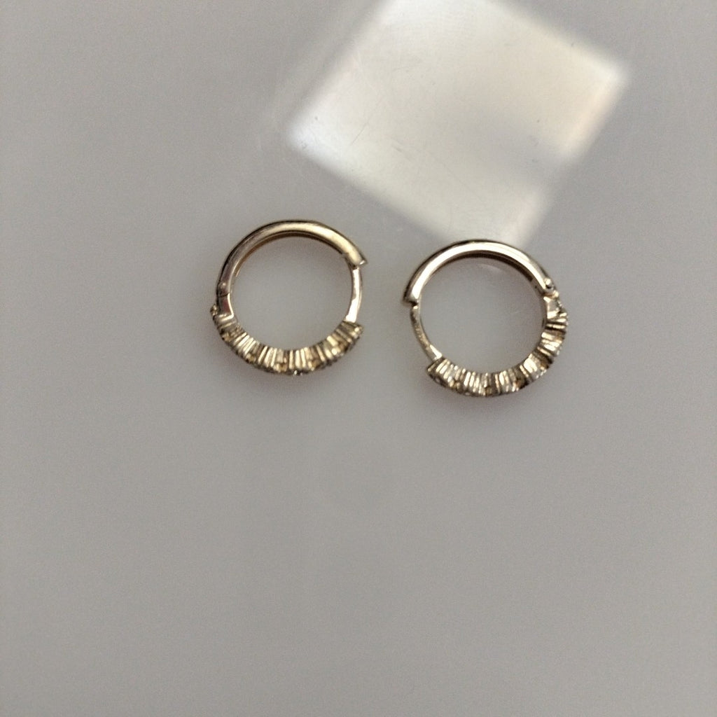 ARETES ARRACADA C CIRCONIAS 14K 2.1 GR (NUEVO)