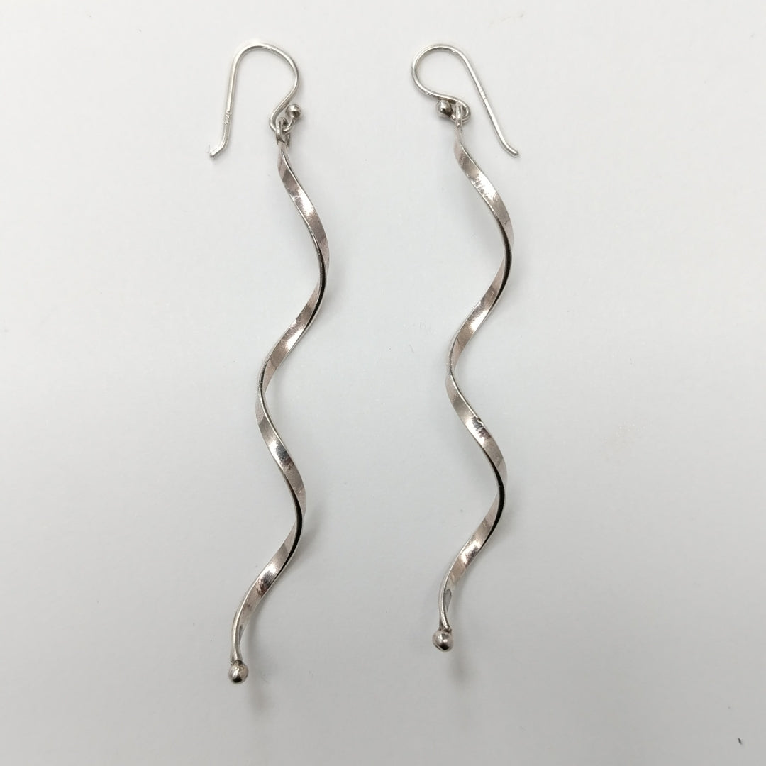 ARETES PAR PLATA 3,00 GRMS (SEMINUEVO)