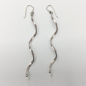 ARETES PAR PLATA 3,00 GRMS (SEMINUEVO)