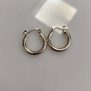 ARETES TEJIDO ARRACADAS LISAS 14K 1.6 GR (NUEVO)