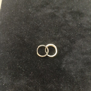 ARETES TEJIDO HUGGIES CON CIRCONIAS 14K 2.9 GR (NUEVO)