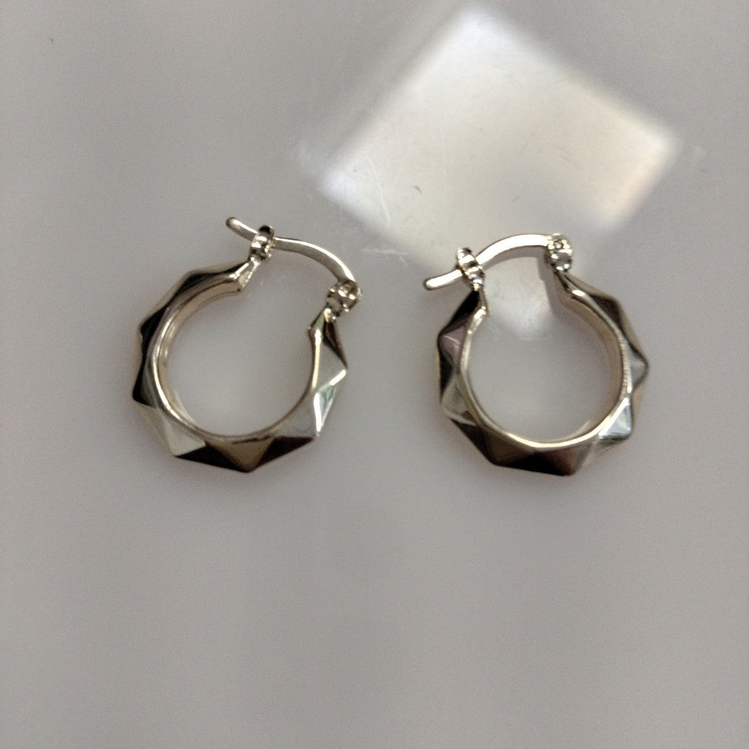 ARETES TEJIDO ARRACADAS FACETADAS 14K 1.7 GR (NUEVO)