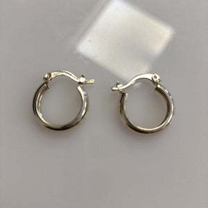 ARETES TEJIDO ARRACADAS LISAS 14K 2.1 GR (NUEVO)