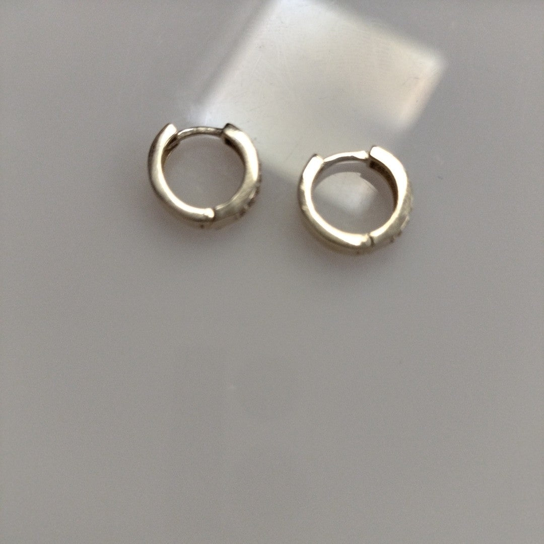 ARETES HUGGIES C CIRCONIAS 14K 2.2 GR (NUEVO)