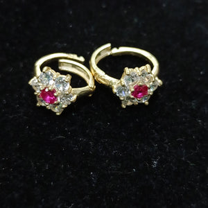 ARETES HUGGIES CON CIRCONIAS Y PIEDRA DE COLOR 14K 1.7 GR (NUEVO)