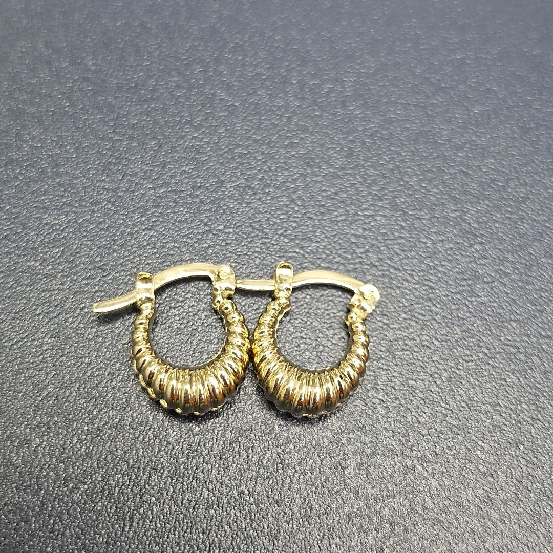 ARETES ARRACADA ESTRIADAS 14K 1.1 GR (NUEVO)