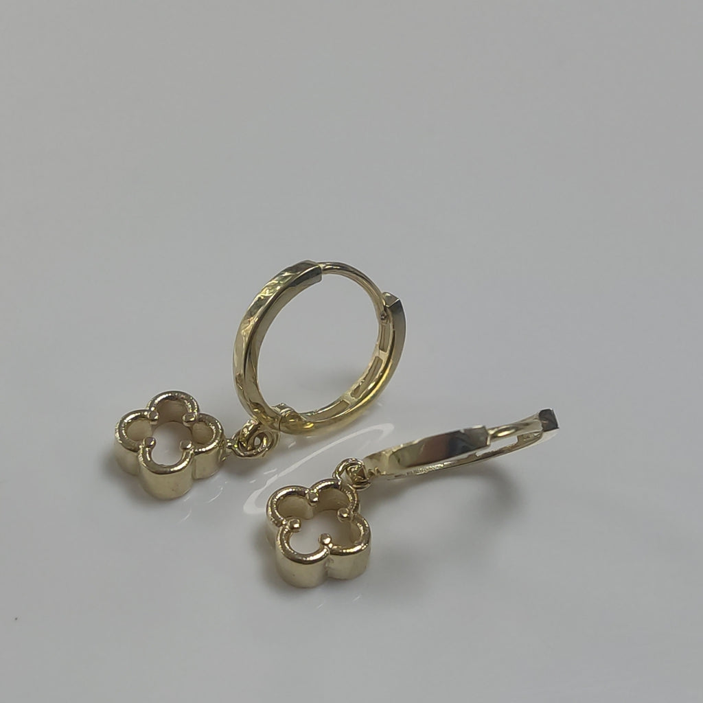 ARETES ARRACADAS CON DIJE 14K 2.4 GR (NUEVO)