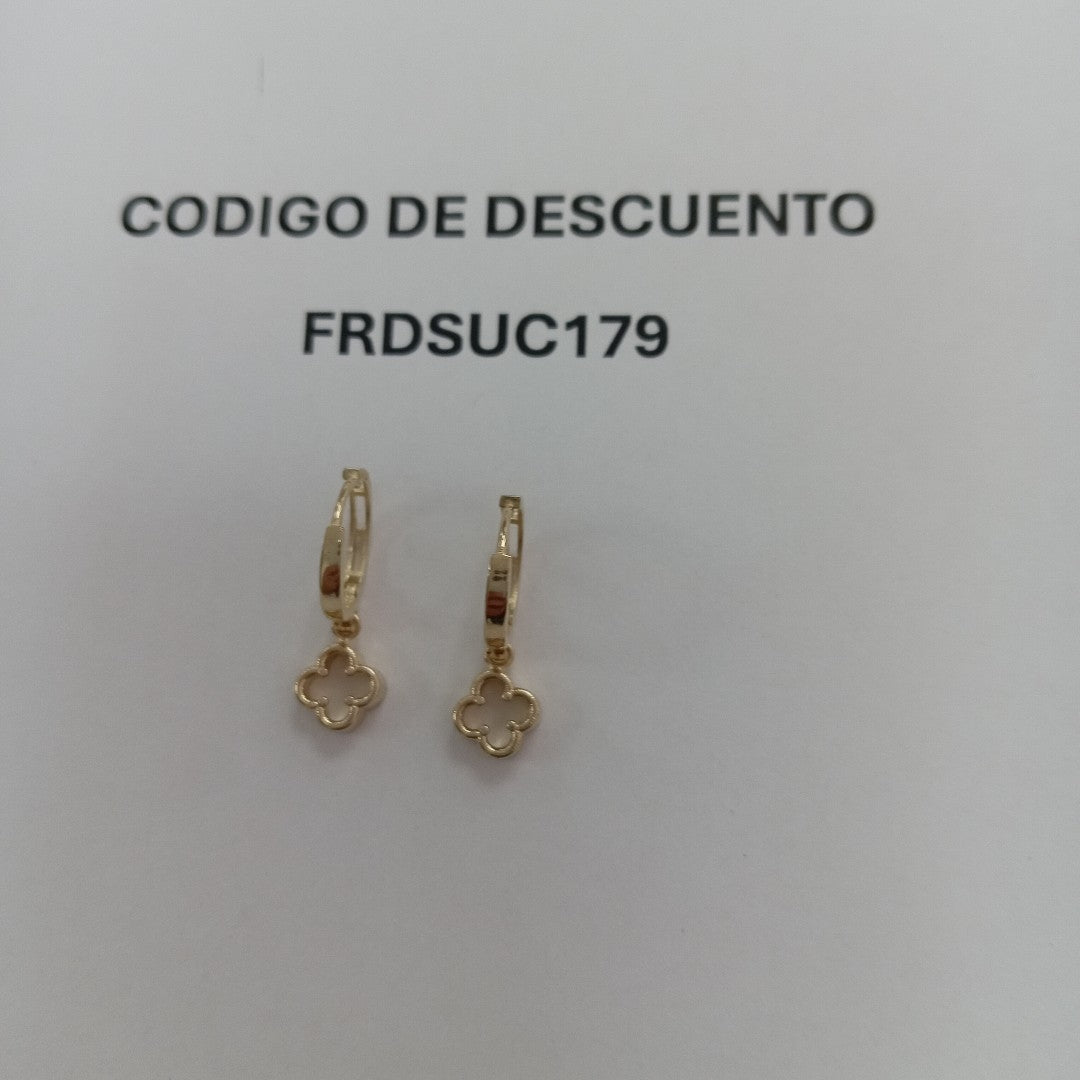 ARETES ARRACADAS CON DIJE 14K 2.4 GR (NUEVO)
