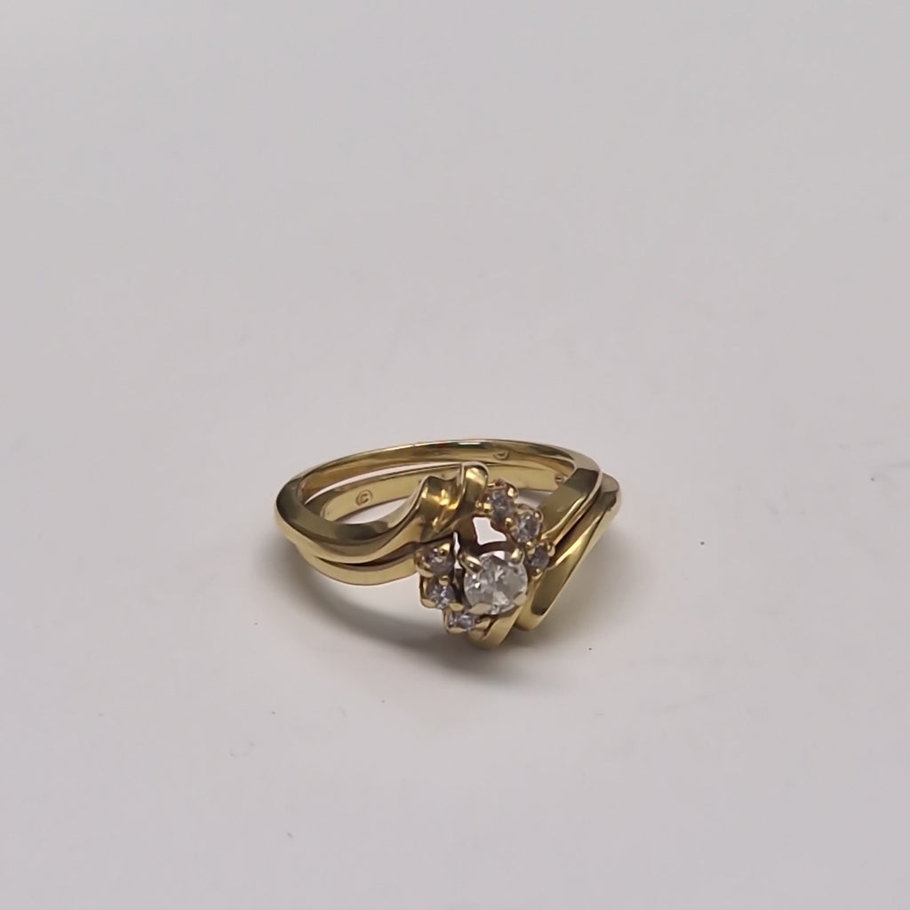 SOLITARIO ORO 18 K 5.8 GRMS (SEMINUEVO)