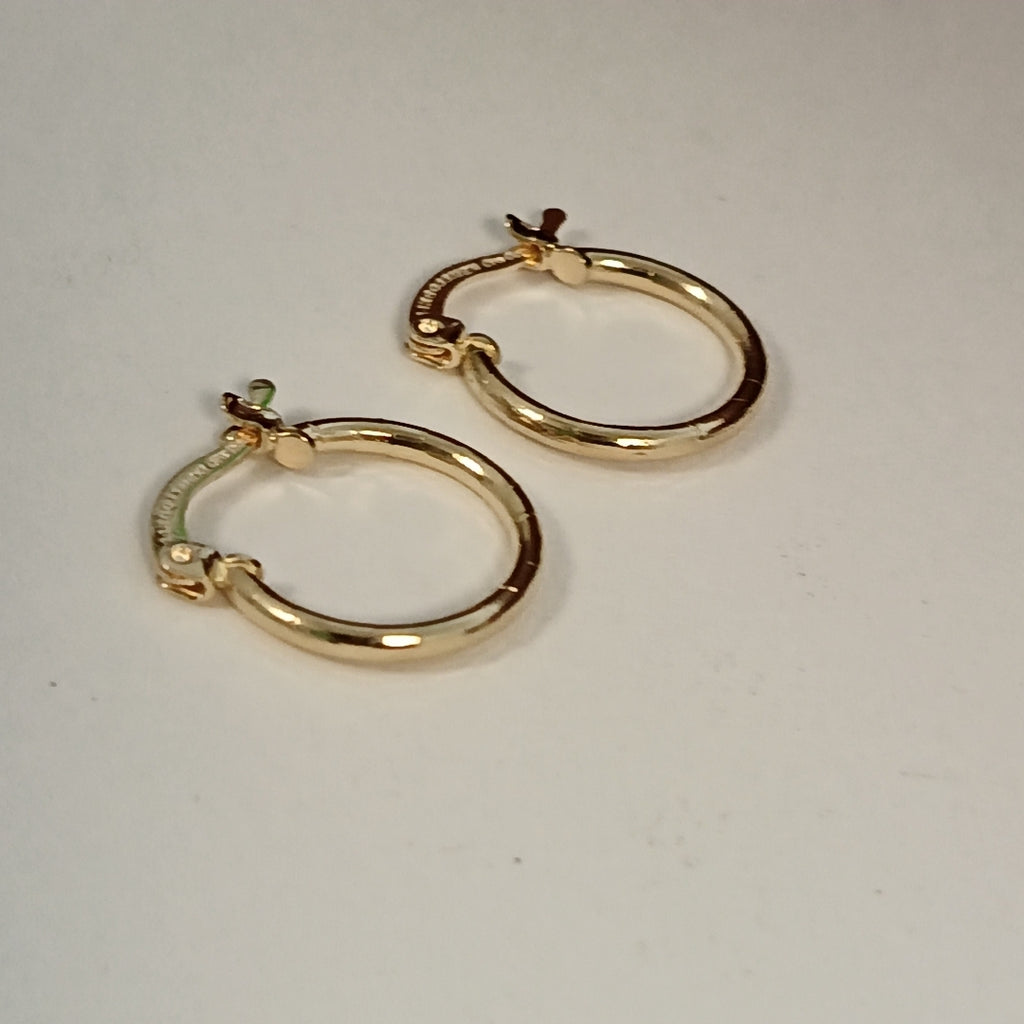 ARETES ARRACADAS ESTRIADAS 14K 1.4 GR (NUEVO)