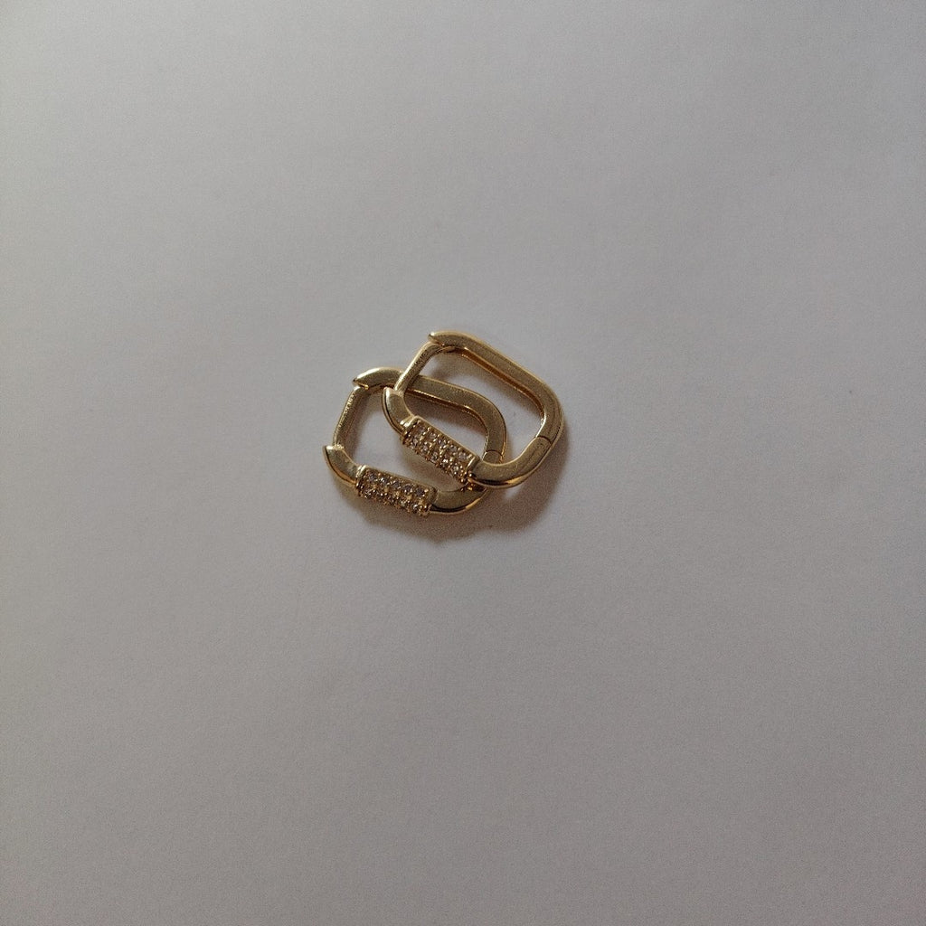 ARETES HUGGIES OVALADA C CIRCONIAS 14K 2.5 GR (NUEVO)