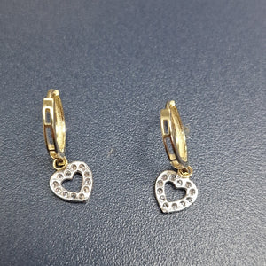 ARETES HUGGIES CON DIJE CORAZON Y CIRCONIAS 14K 2.2 GR (NUEVO)