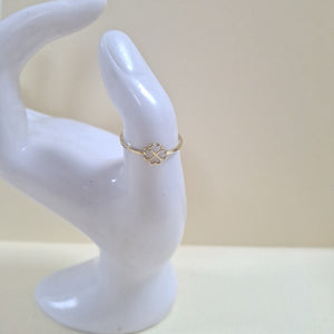 ANILLOS ANILLITO FIG TREBOL 4 HOJAS 10K TALLA 8 0.8 GR (NUEVO)